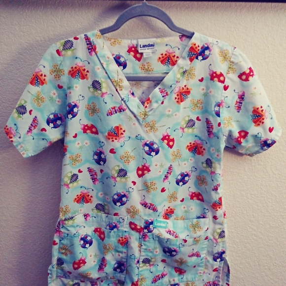 Top Scrub - XS (2 for $10) - Picture 9 of 9